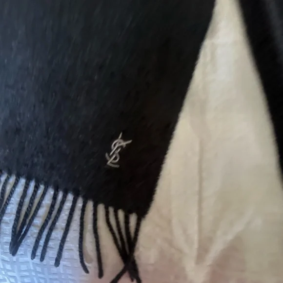 Yves Saint Laurent Gray Scarf with Fringed Ends - Picture 2 of 6